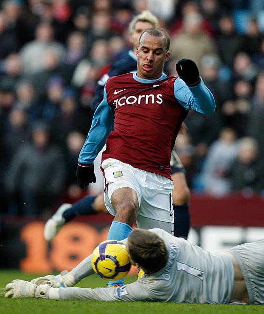 列队欢迎！塞尔吉尼奥加入国足，伊万喜笑颜开，国足全力以赴！.