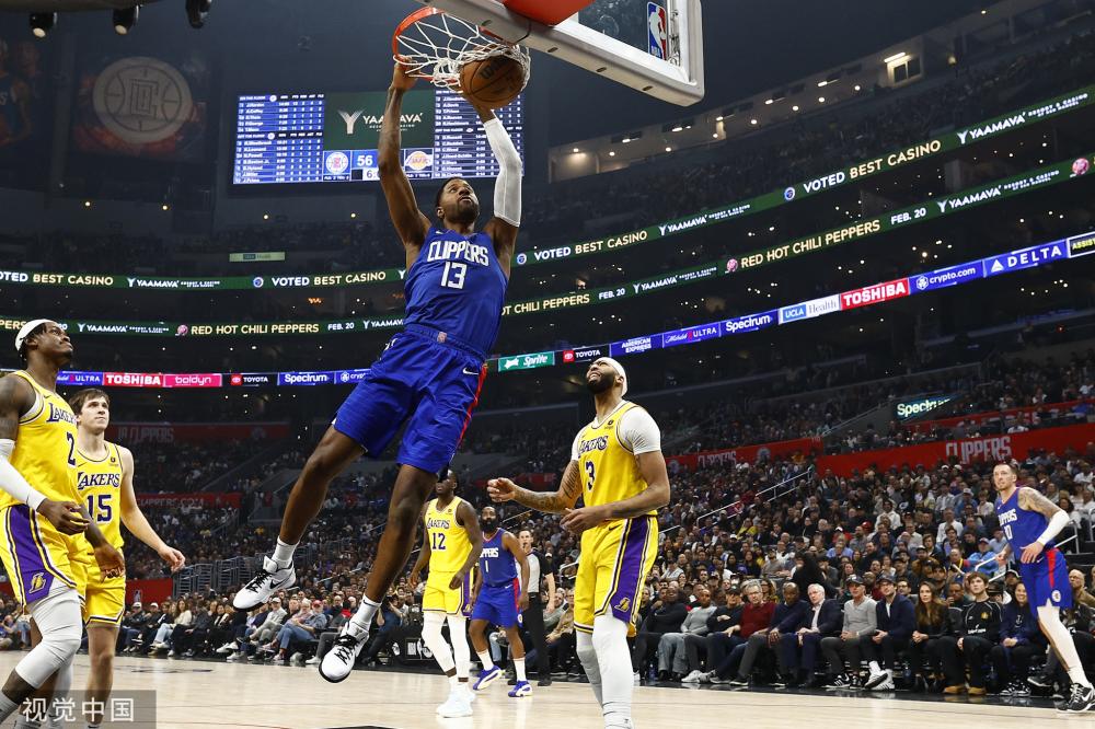 湖人夏联教练：克内克特后续没有继续上场是因为小腿抽筋.