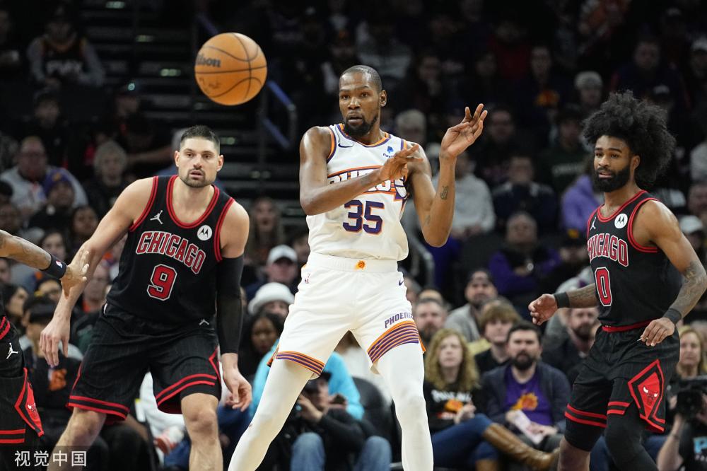 詹姆斯谈圣诞大战：我当然更想陪家人，能参与其中是种荣誉（詹姆斯谈圣诞大战：更想陪伴家人，但能出战是一份荣誉）